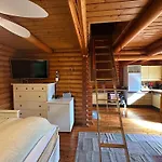 Chalet Gemuetliche Blockhuette In Wiennaehe Zofing