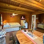 Gemuetliche Blockhuette In Wiennaehe *