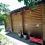 Gemuetliche Blockhuette In Wiennaehe Chalé