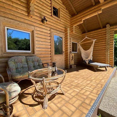 Chalet Gemuetliche Blockhuette In Wiennaehe *