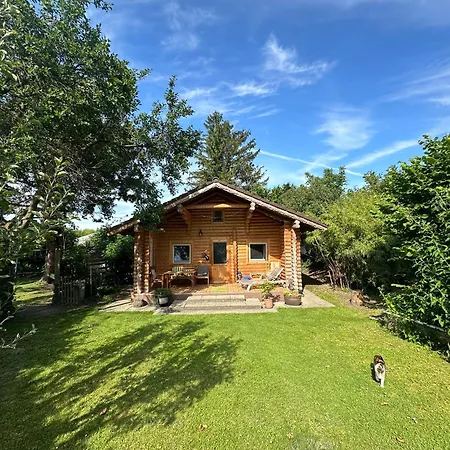 Gemuetliche Blockhuette In Wiennaehe Chalet