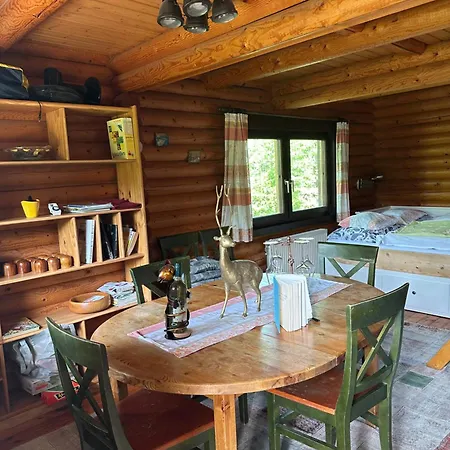 Gemuetliche Blockhuette In Wiennaehe