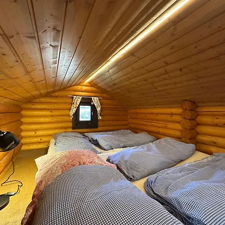 Dağ evi Gemuetliche Blockhuette In Wiennaehe