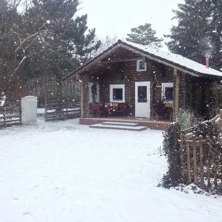 Chalet Gemuetliche Blockhuette In Wiennaehe Zofing