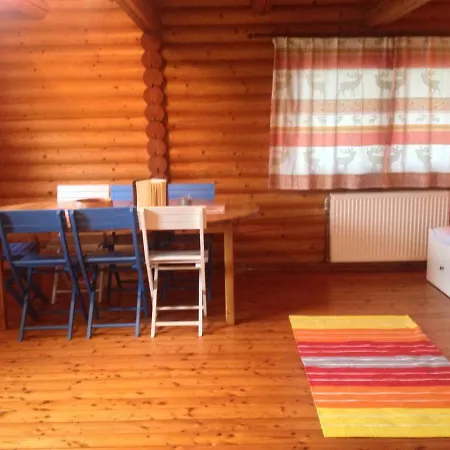 Gemuetliche Blockhuette In Wiennaehe Chalet