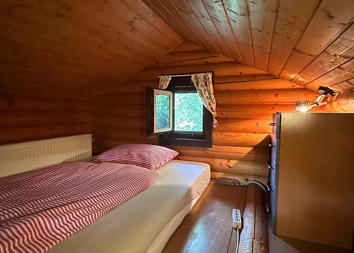 Gemuetliche Blockhuette In Wiennaehe Chalet