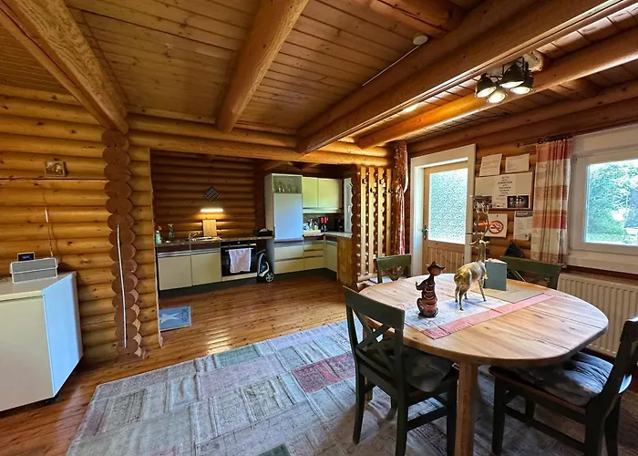 Gemuetliche Blockhuette In Wiennaehe * Zofing